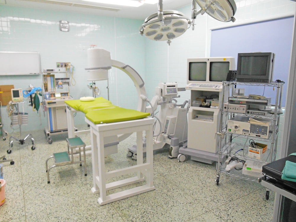 牧港クリニック「集学的痛み治療センター」X線透視装置（Cアーム）